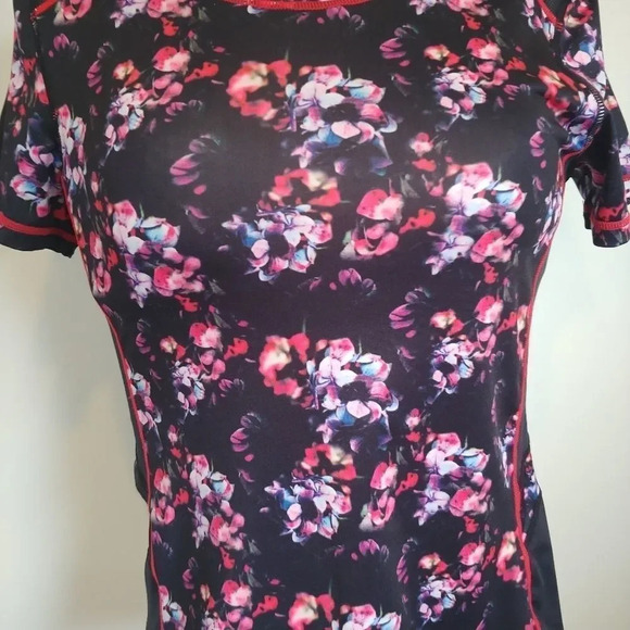 ME Sport Activewear Shirt with  Mesh Cutouts, M - Picture 2 of 7